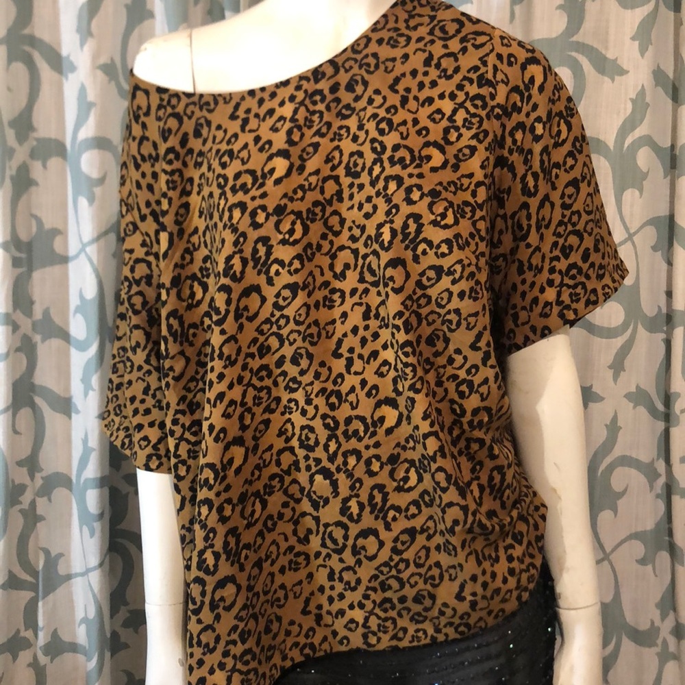 Leopard print top